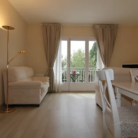 Lluna Apartment
